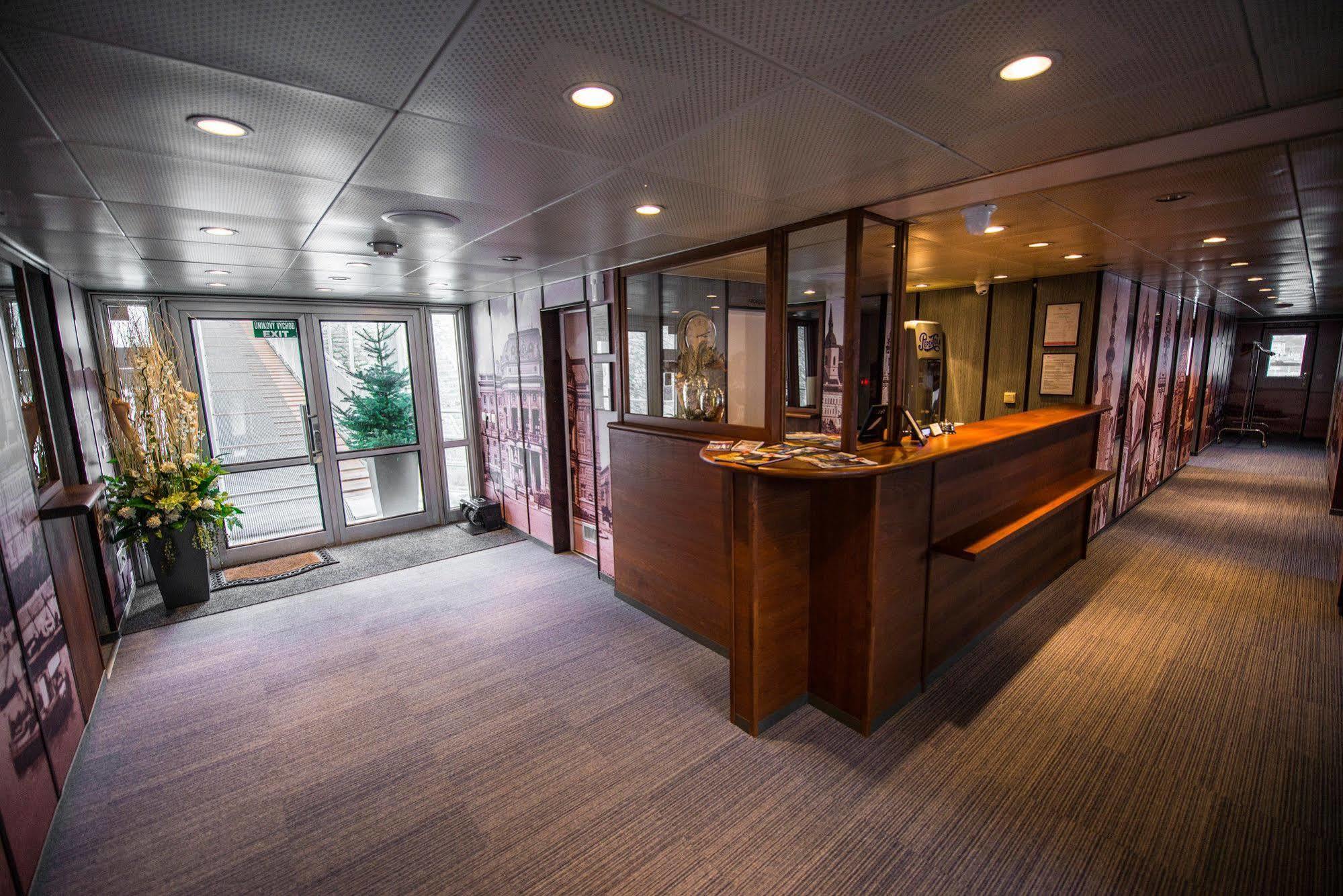 Botel Pressburg Hotel 3*