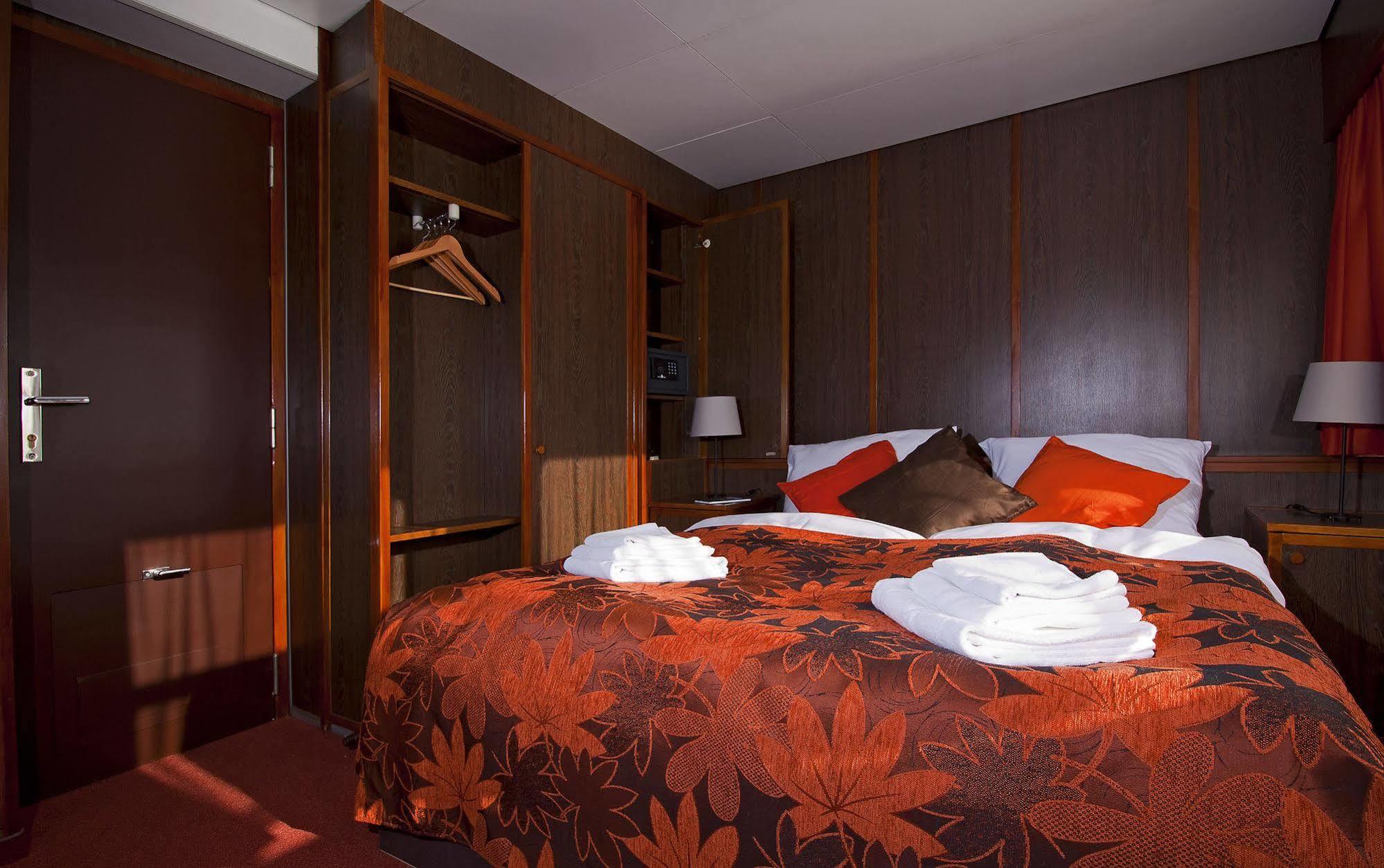 Botel Pressburg 3*